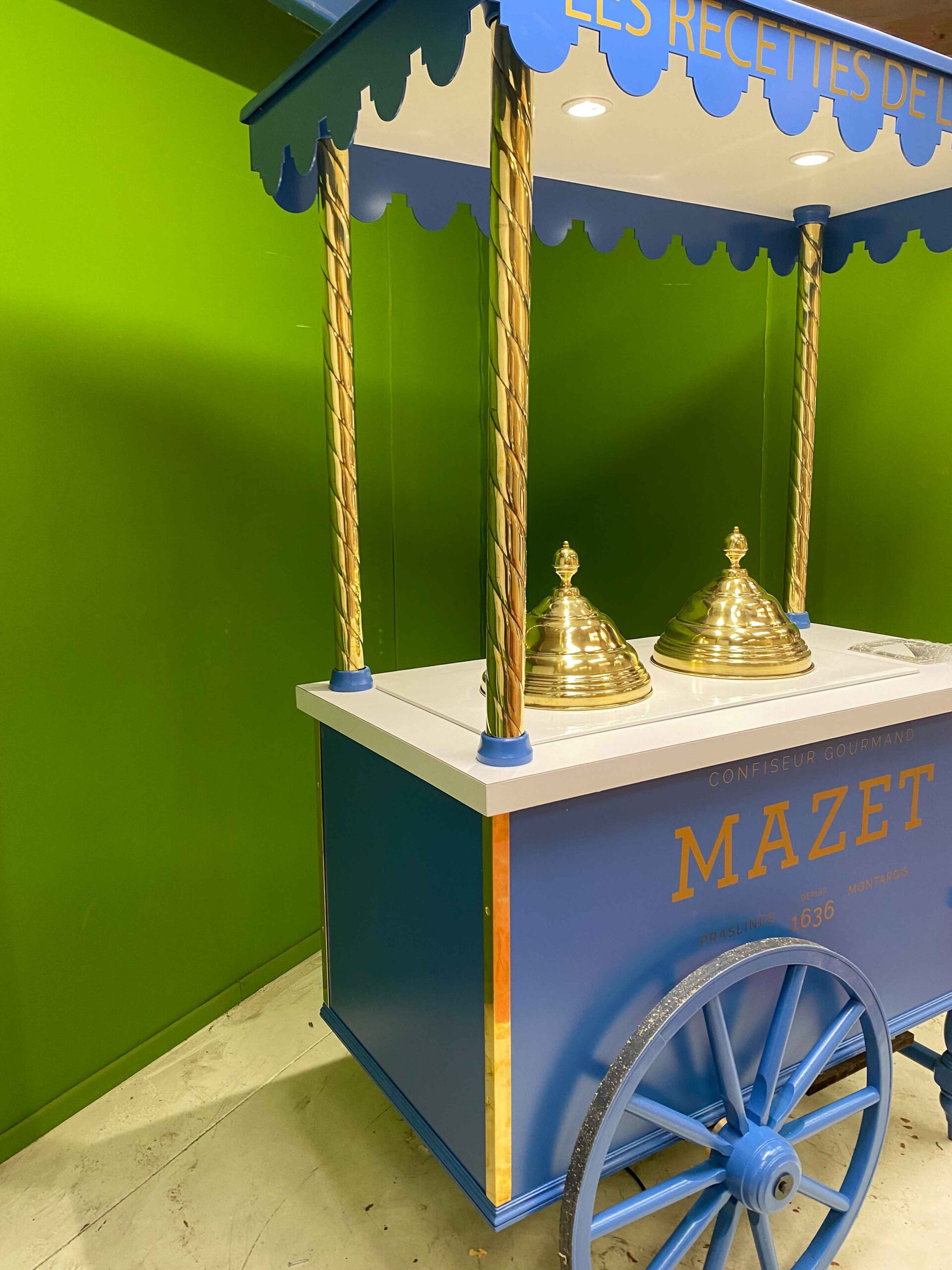chariot-a-glace-bleu-avec-led-mazet.jpg